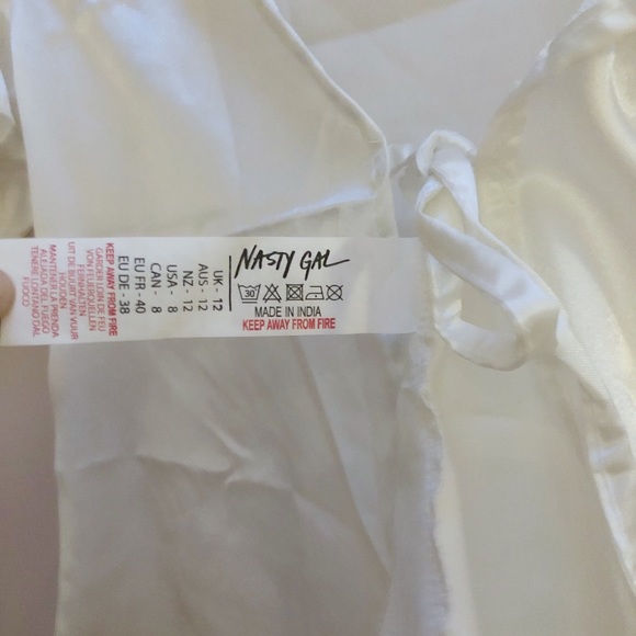 NASTY GAL 'NO STRING SATIN CROPPED BLOUSE' - Picture 13 of 14